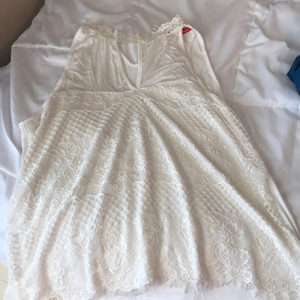cream tank top